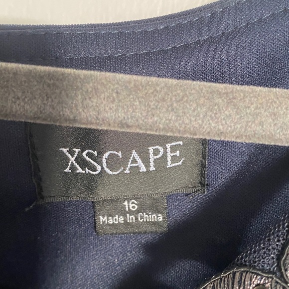 Xscape Gown - Picture 4 of 5